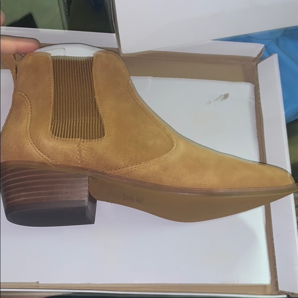 NWT CAMEL SUEDE BOOTIES